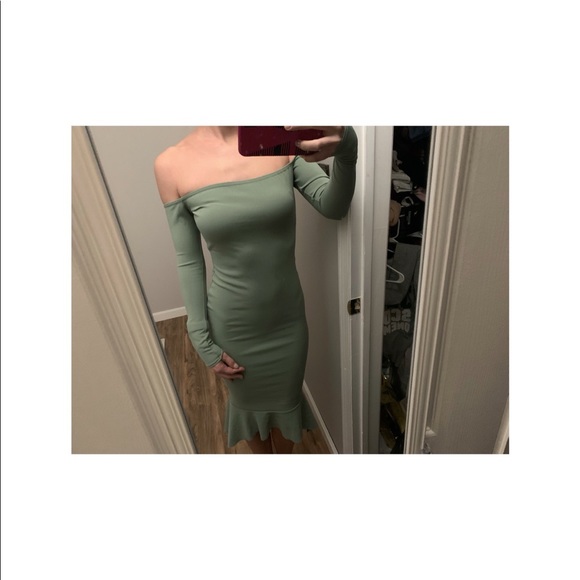 MISSGUIDED OFF SHOULDER DRESS - Picture 4 of 4